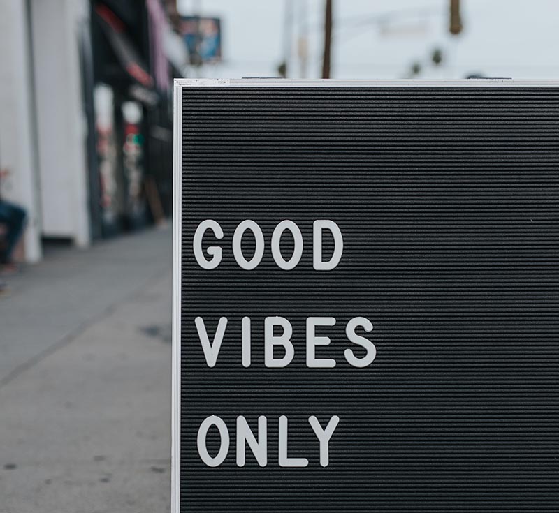 Την Κυριακή 30 Μαΐου 2021 το ένθετο ΑΓΟΡΑ της εφημερίδας ΘΕΣΣΑΛΙΑ φιλοξένησε το άρθρο με τίτλο «Κανονικότητα ή Επούλωση;»